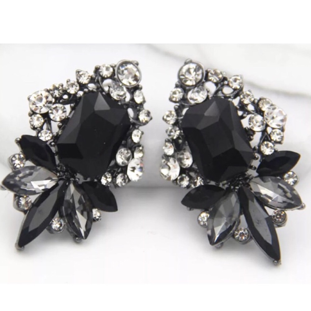 🆕 Black Antique Style Crystal Statement Stud Earrings
